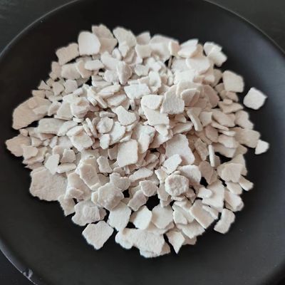 Offwhite Flake Calcium Chloride Chemical 74% For Snow Melting And Drying