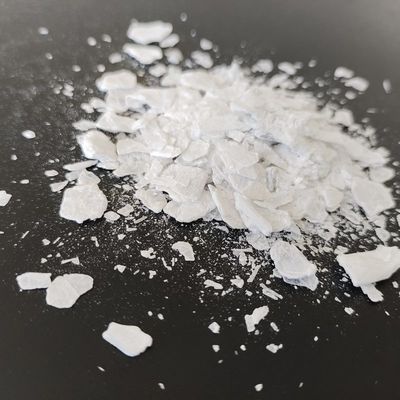 50 كجم 1000 كجم كلوريد المغنيسيوم مادة كيميائية Mgcl2 لا مائي تقشر أبيض رمادي